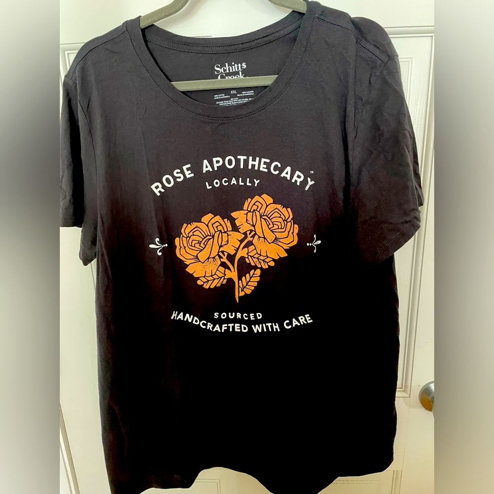 New without tags schitts creek dark grey woman’s size XXL t shirt